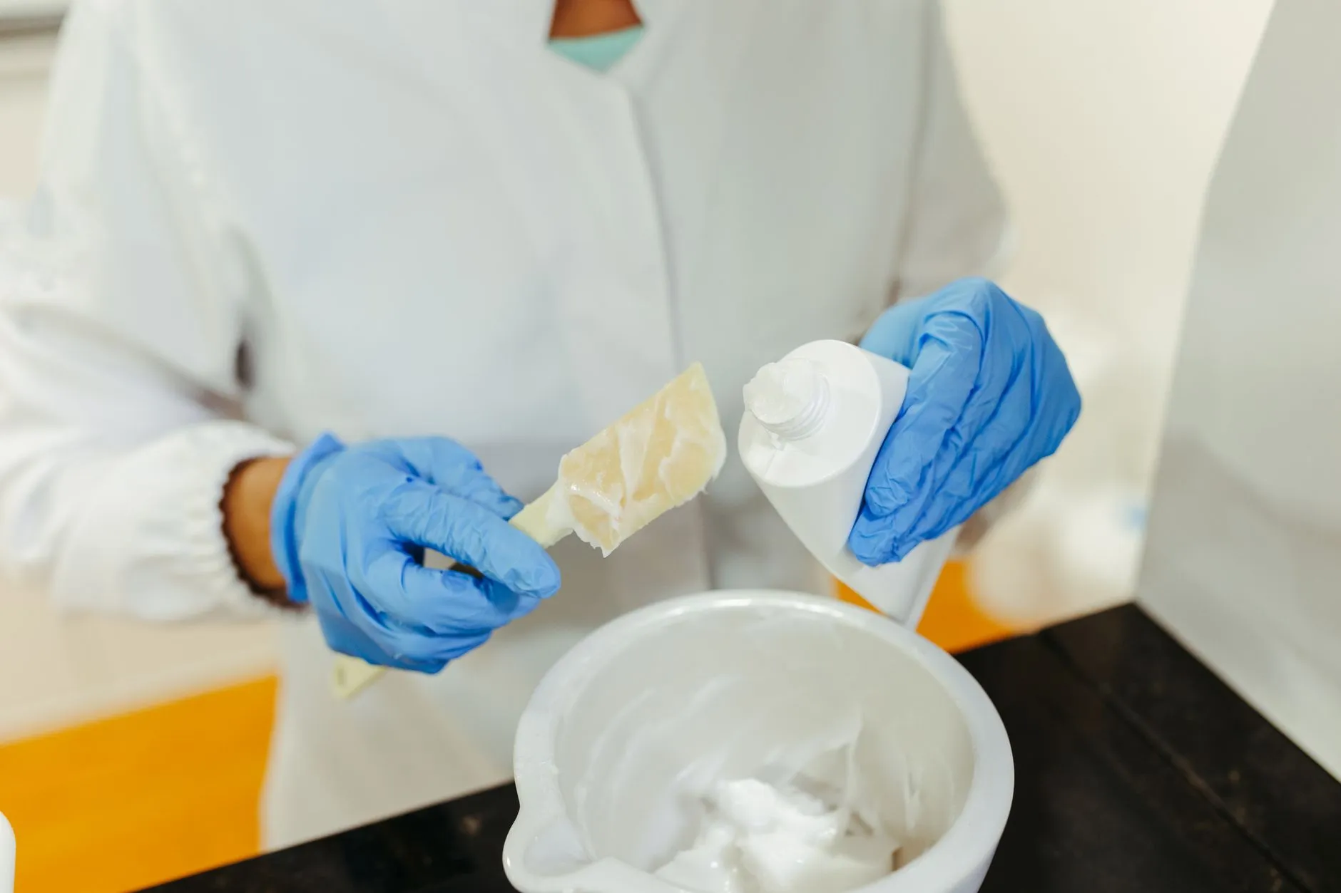 千娱音运动户外系列产品技术优势对比：透气面料与支撑设计实测