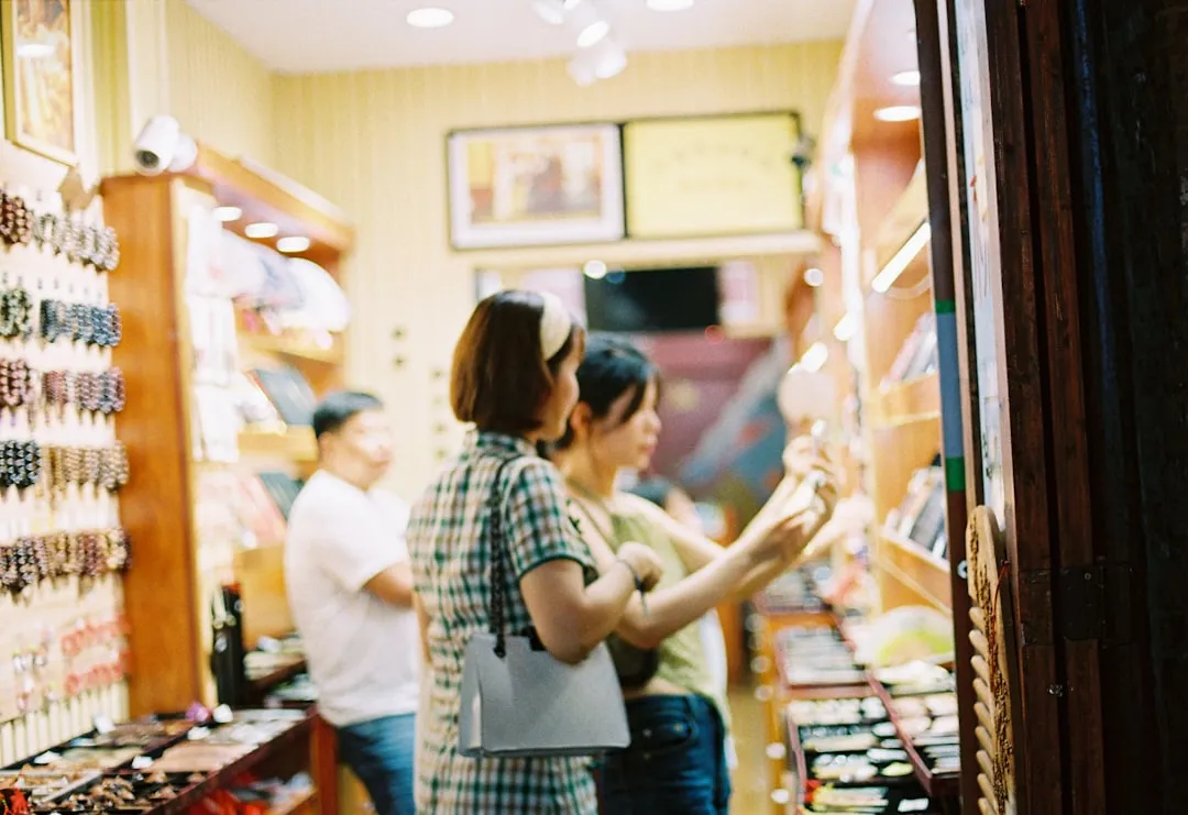 重庆健身服饰面料对比：千娱音运动装备技术解析